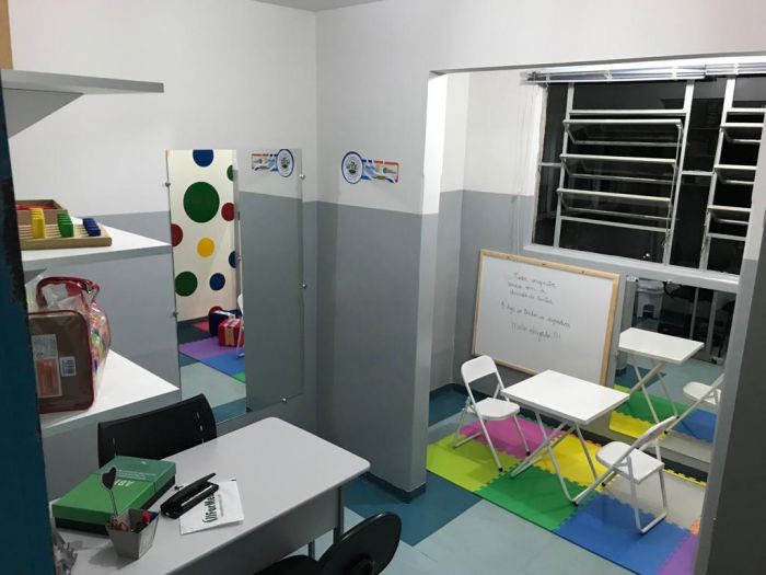 ENTREGA DO PARAPODIUM, AR COND. E SALA FONOAUDIOLOGIA.